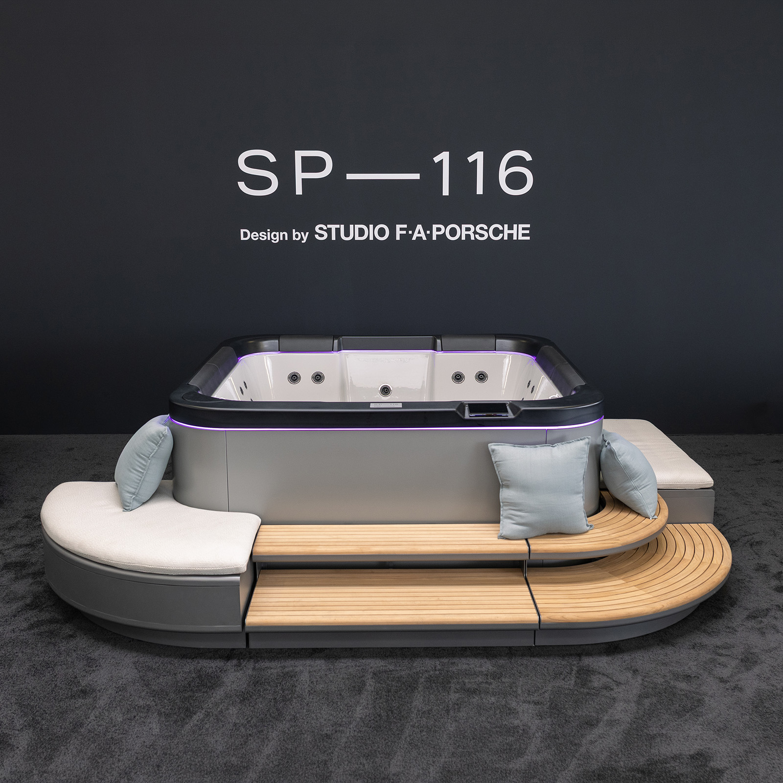 Přijďte poznat SP—116. Vířivku HANSCRAFT s designem Studia F. A. Porsche.